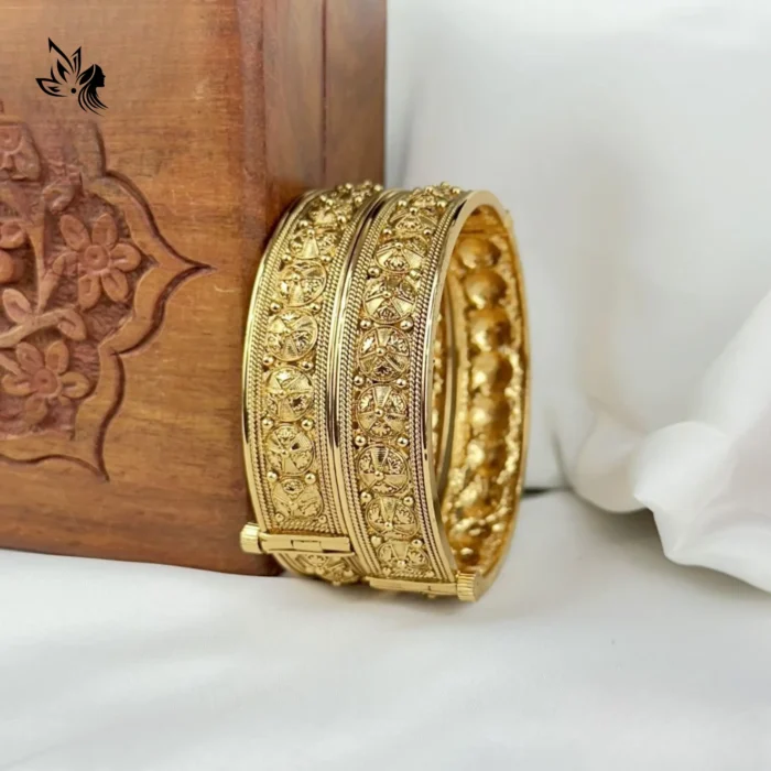 Matte finish plain gold bangle - Image 2