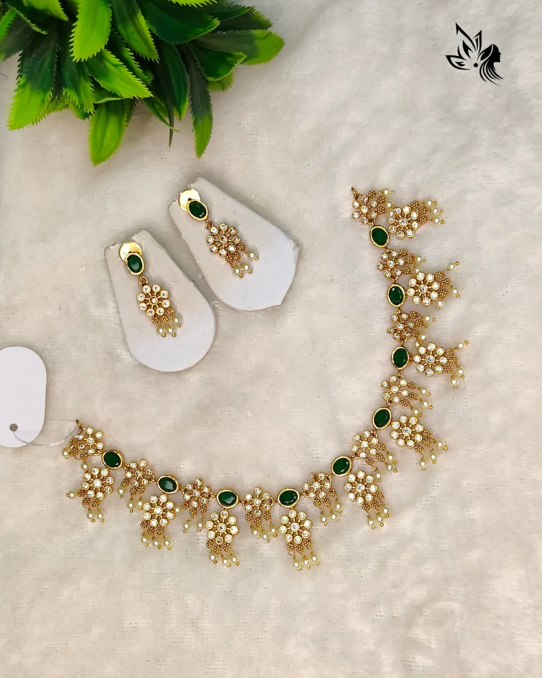 converted-image-10.webp Classic Stone-Studded Gold Necklace - Image 1